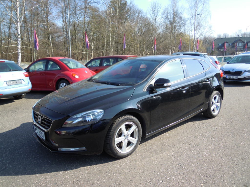 Volvo V40 D2 2.0D 88kw(120hp) r.v.11/2016 ČR