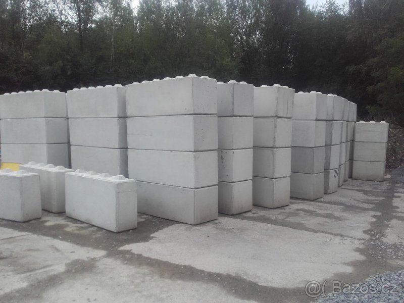 betonové bloky (lego) 60x60x180 nově 80x80x160