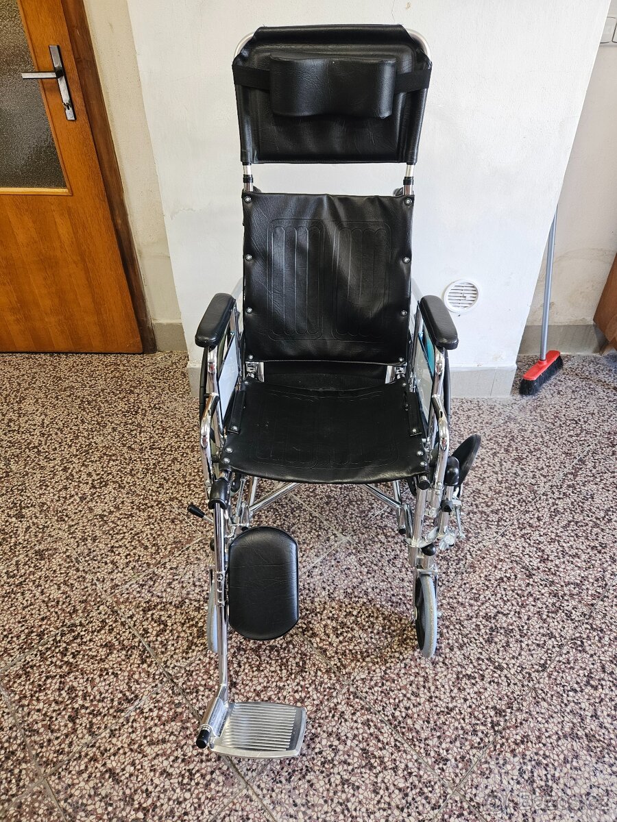 Invalidní vozík, polohovatelný, skládací