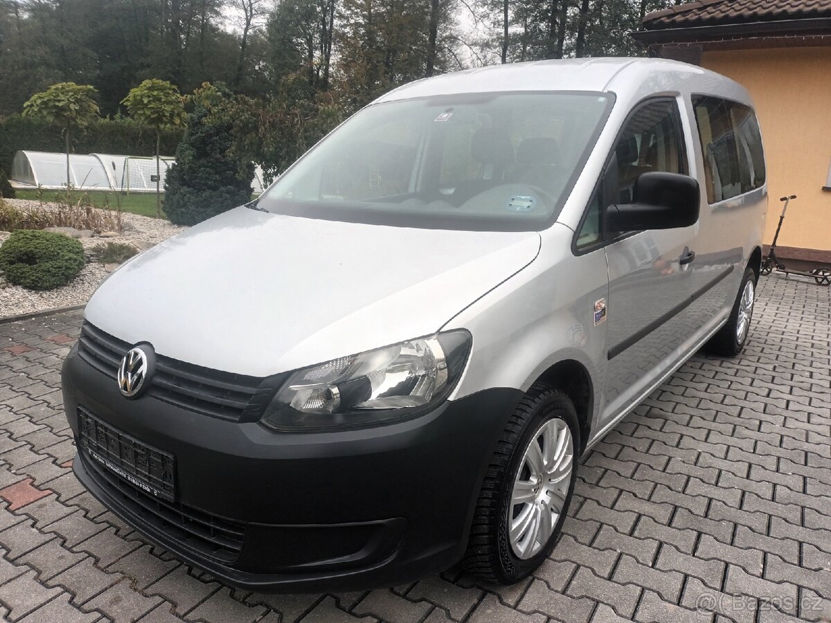 VW Caddy Maxi 1.6TDi 75KW rampa pro převoz vozíčkáře