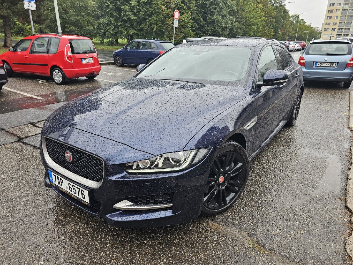 Jaguar XE 25t AWD R-SPORT