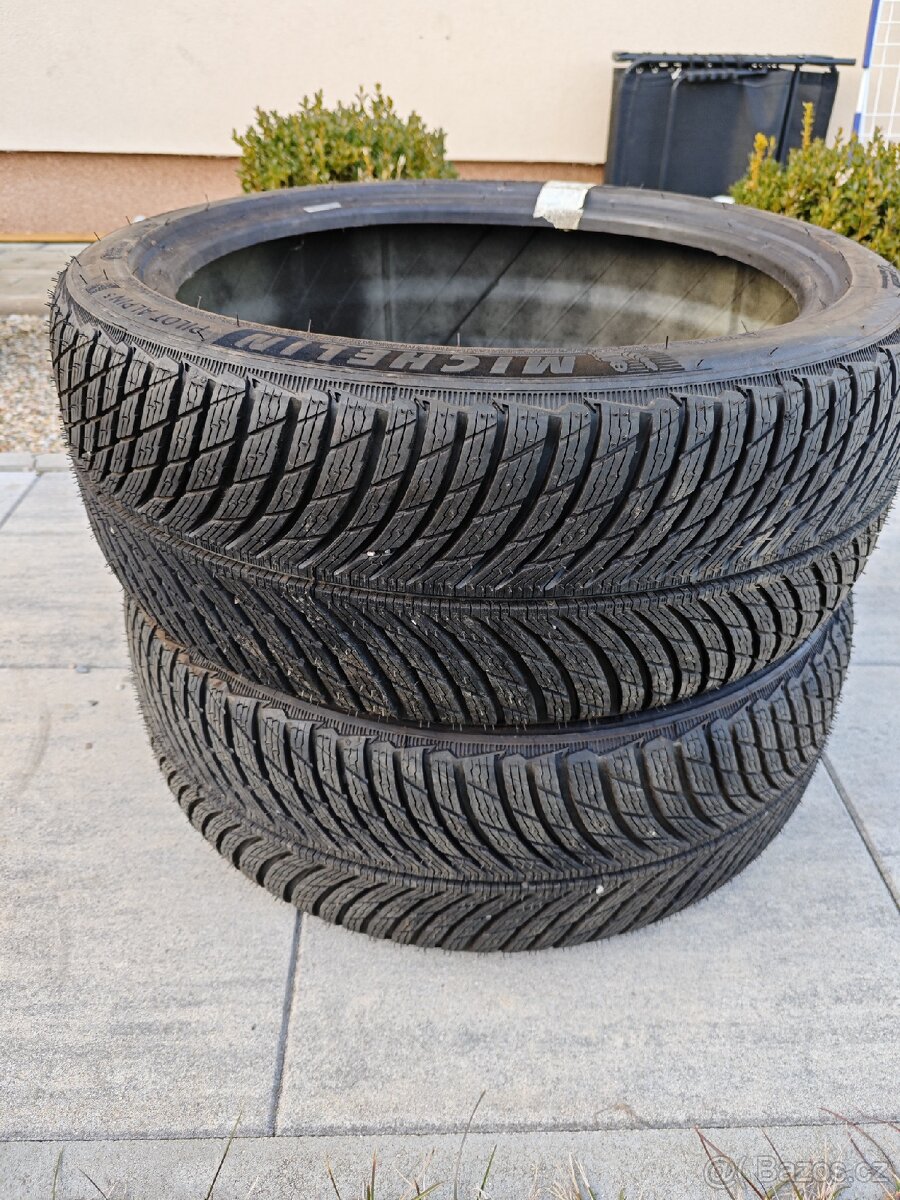 Prodám 2ks 225/40r19