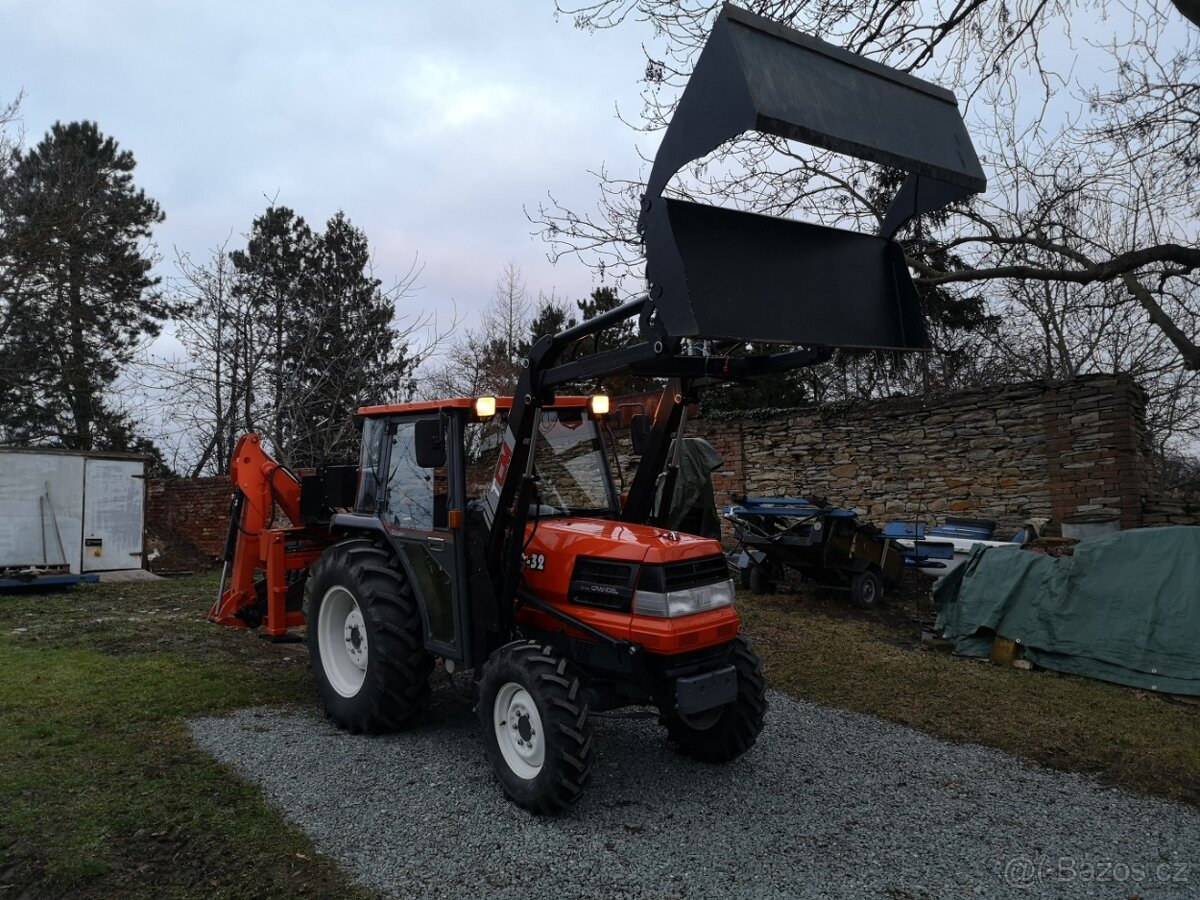 Malotraktor Kubota GL 32 Grandel s vytápěnou kabinou