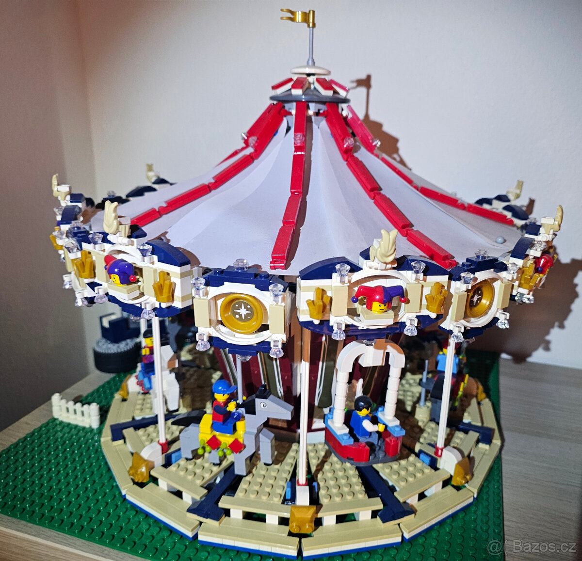 Replika LEGO 10196 Grand Carousel (Lepin)