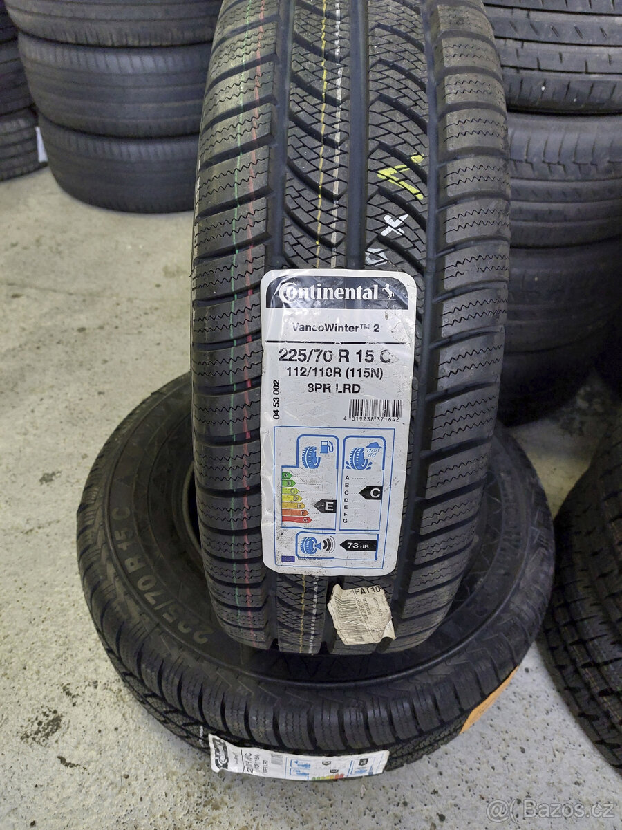 225/70 R15C Continental VancoWinter 2 zimní 2kls