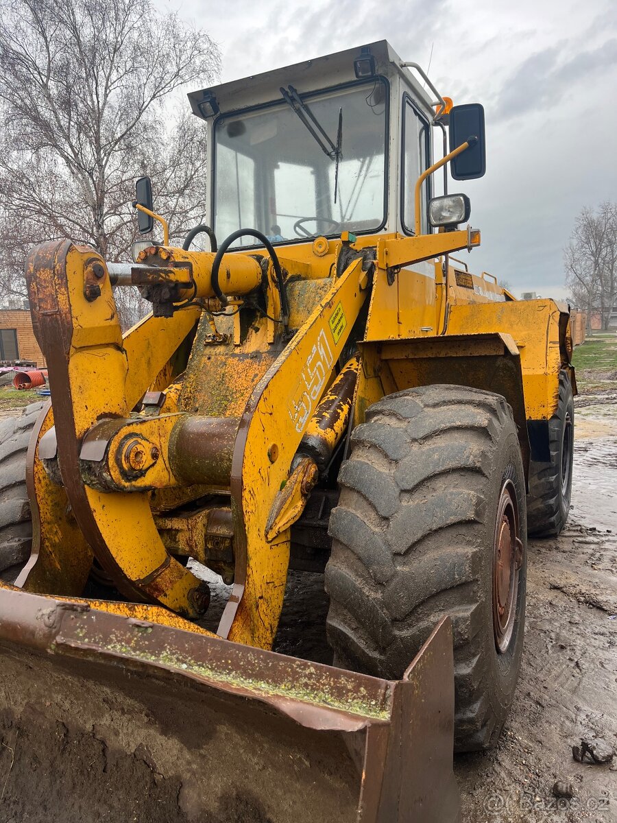 Kolový Nakladač Liebherr 551