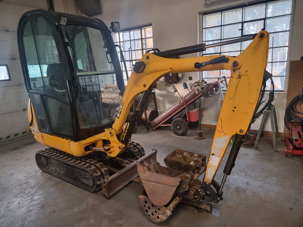 JCB 8018 r.v.: 2012, 2400mth