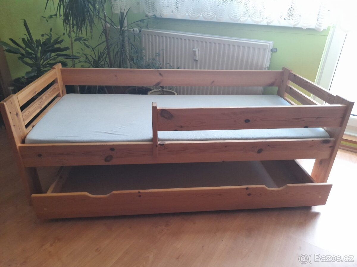 Dětská postel z masívu 70x160 s úložným prostorem