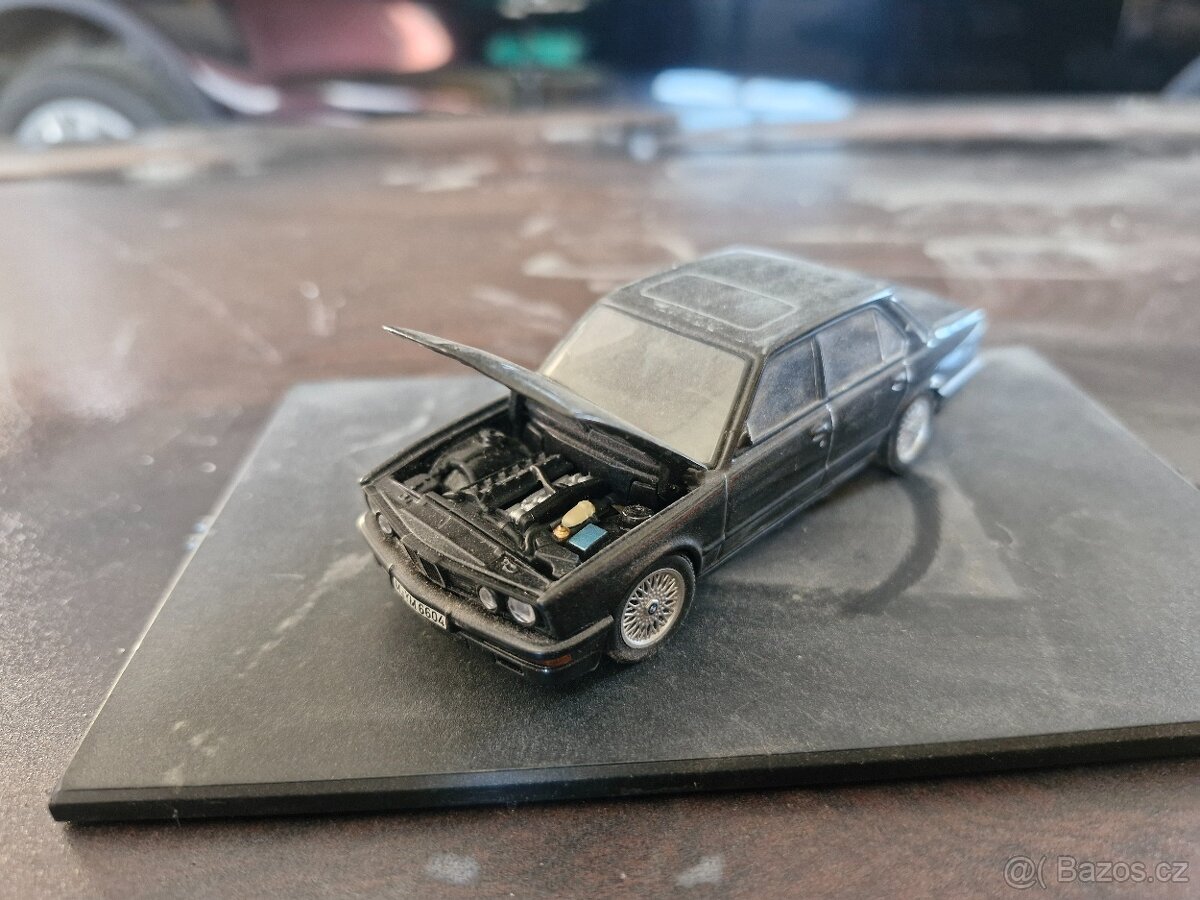 Model bmw m5