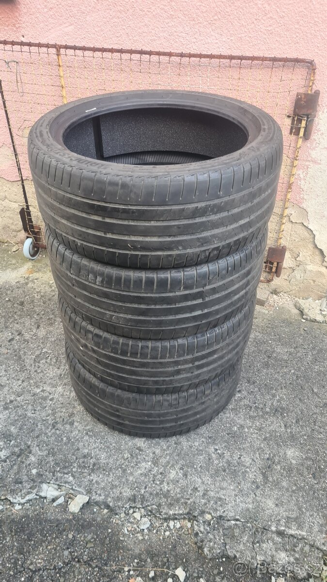 Letní pneu Bridgestone 255/40 r20