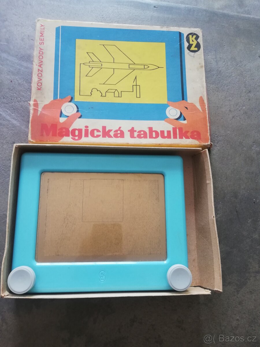 Retro hračky, Seva  Grafo magická tabulka a velká písmena.