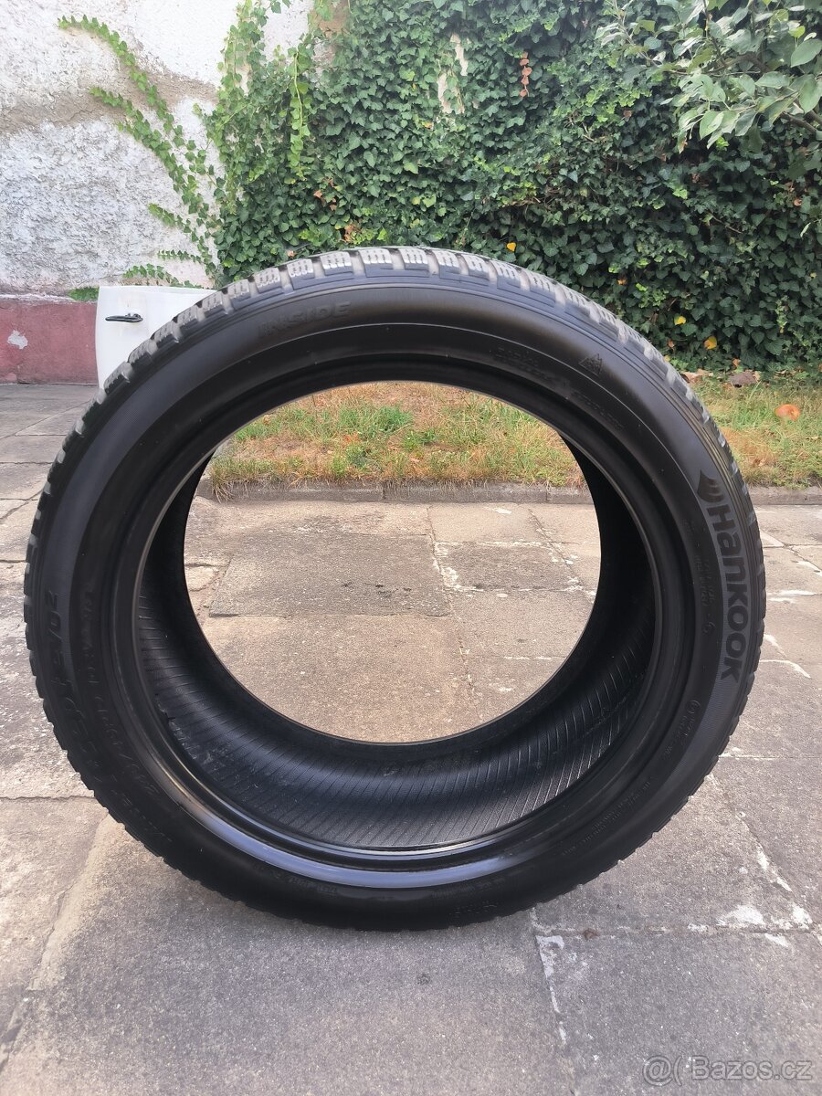 Zimní pneu 245/45 r19 Hankook 2