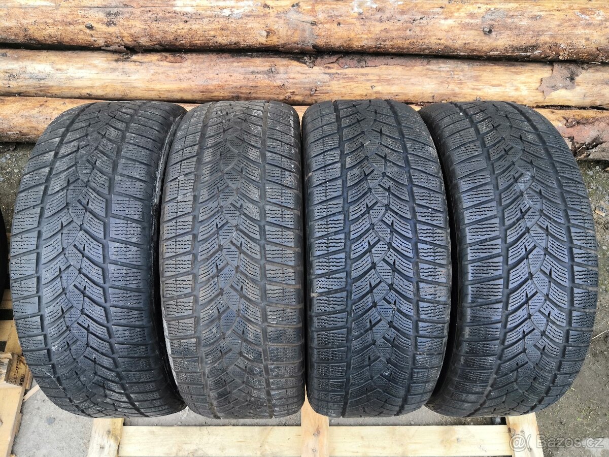 Zimní pneumatiky Goodyear 235/55 R17