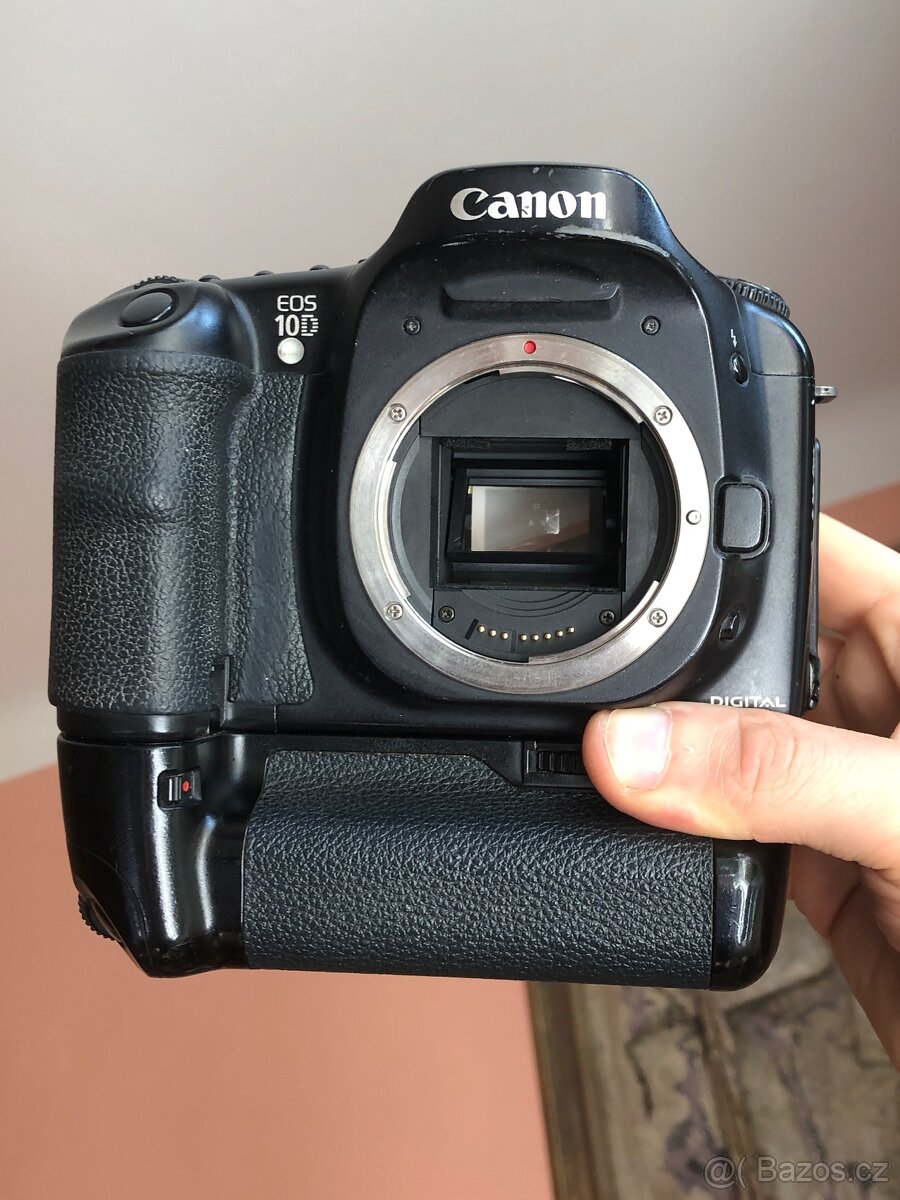 Canon 10D (6mpx) + batterxy grip zrcadlovka