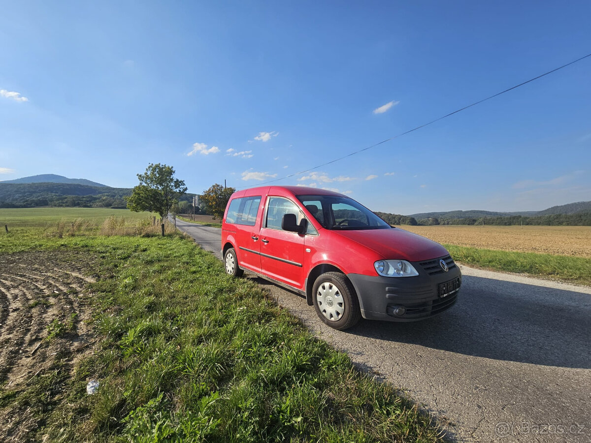 Volkswagen Caddy LIFE 2006 1.6 benzín manual 7 Miestne