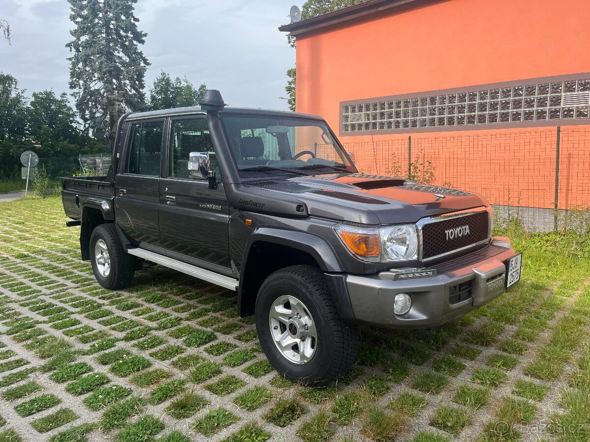 Toyota Land Cruiser 79