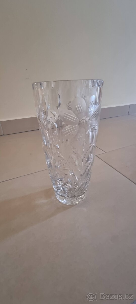 Skleněný set sklenic a vázy