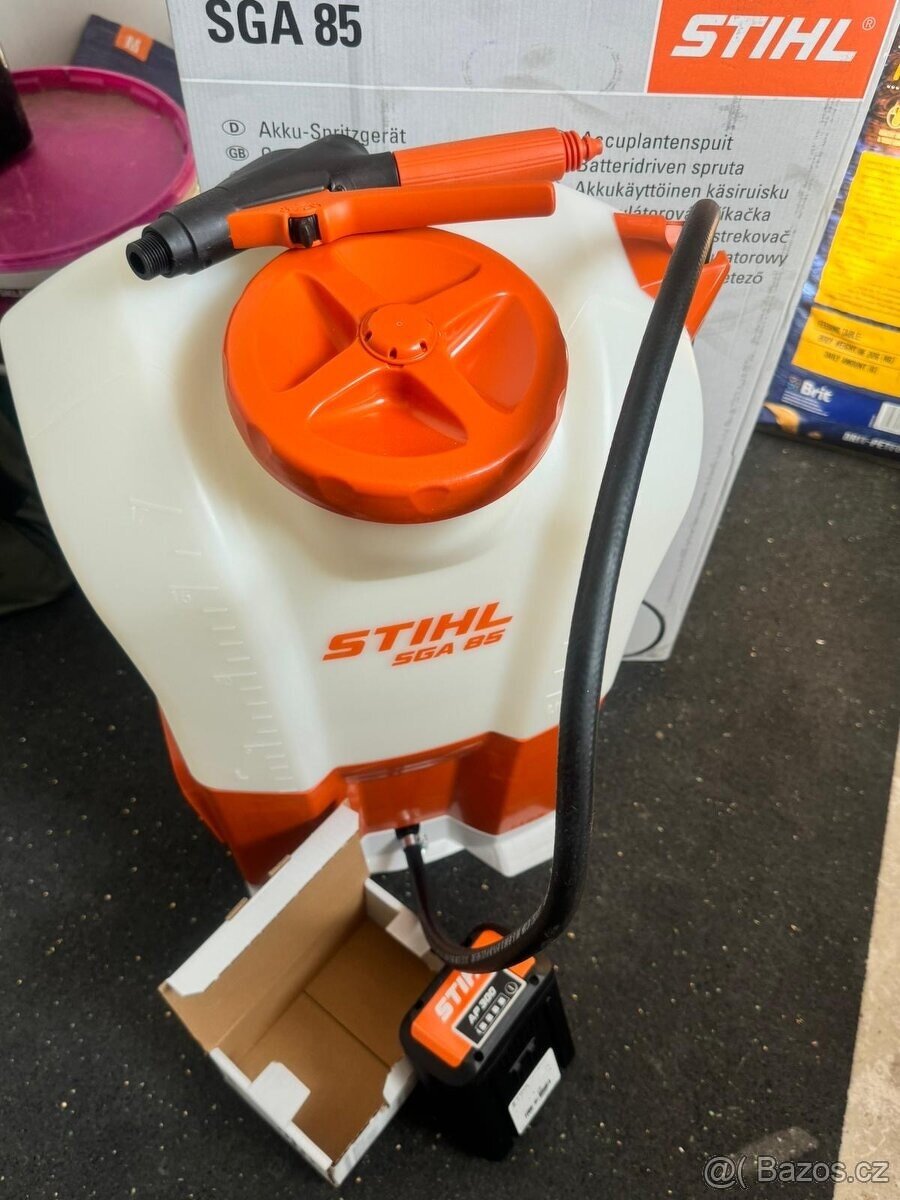 Zádový akumulátorový postřikovač STIHL SGA 85+ AP300 bat