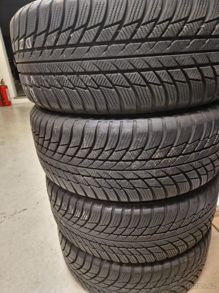 Zimní pneu 215 55 R17 Bridgestone