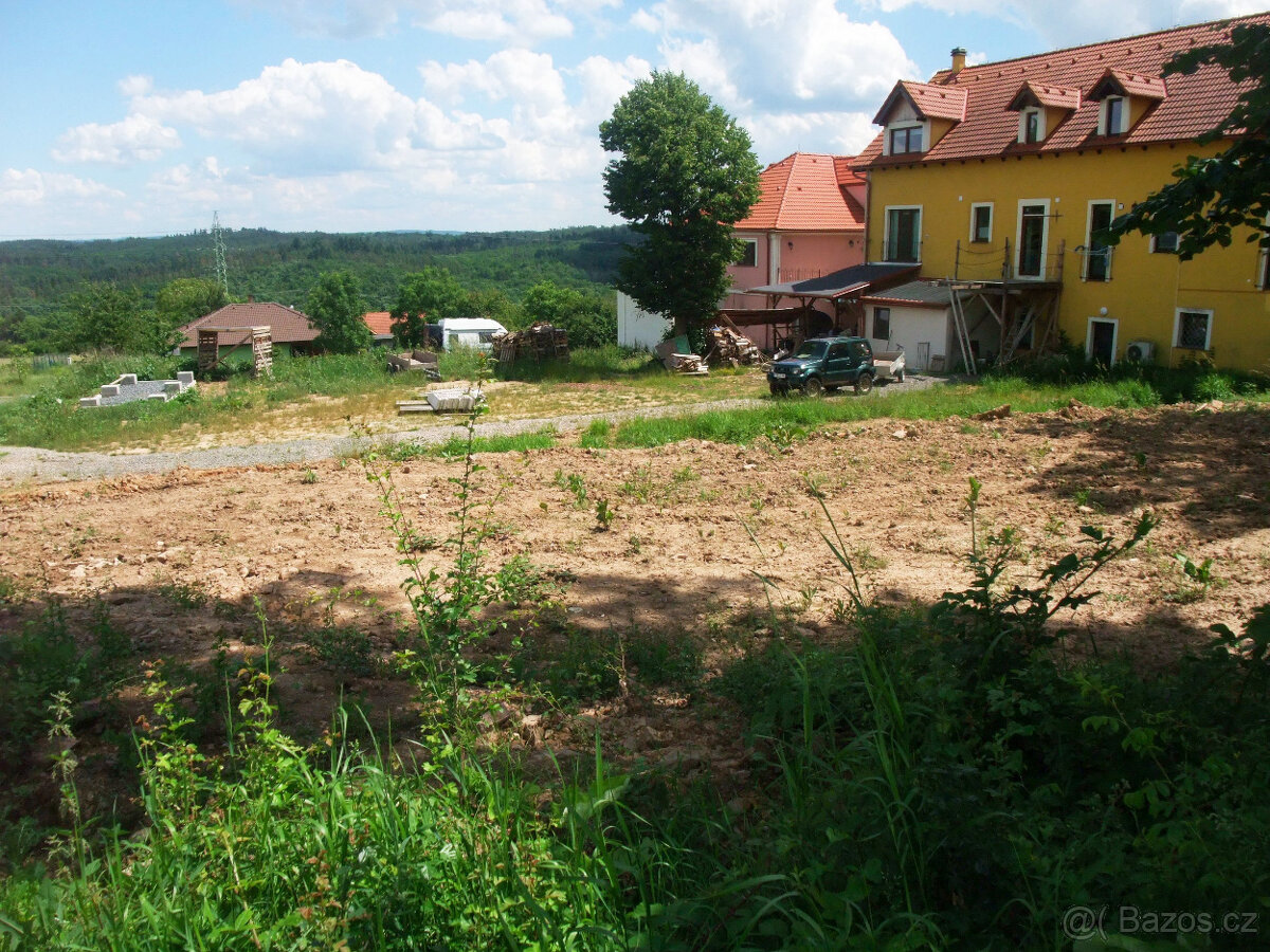 Prodej st. pozemku 1036m2, Černolice Praha z.