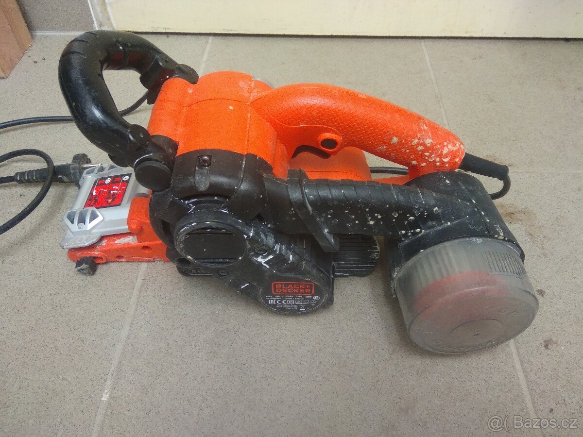 Pásová bruska Black+Decker K88