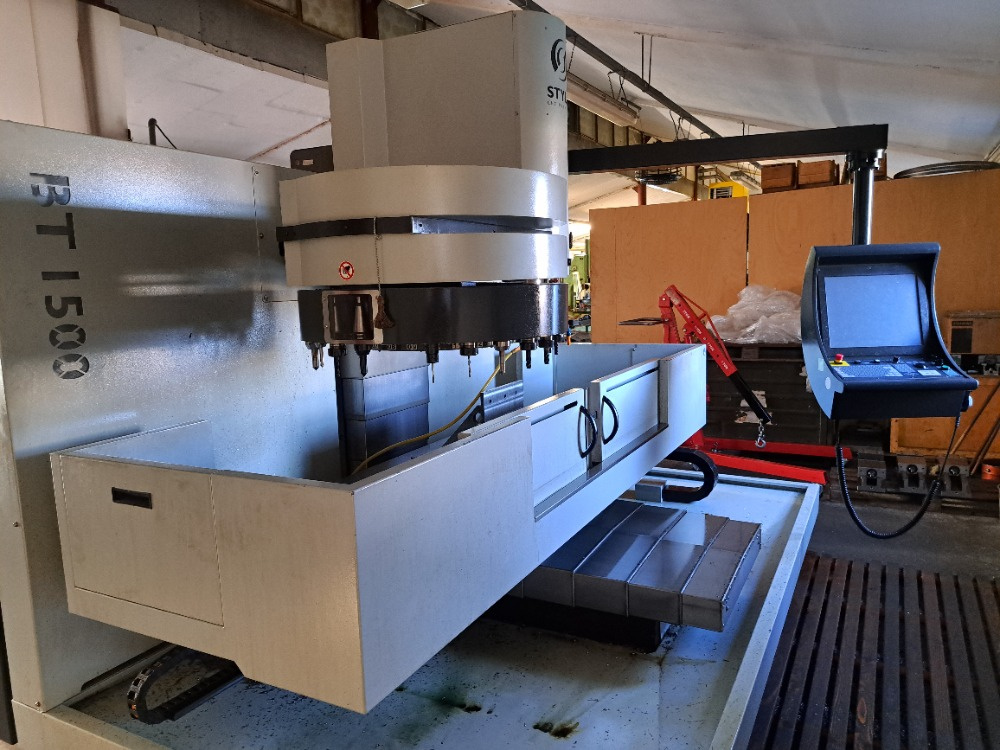 CNC frézka BT 1500