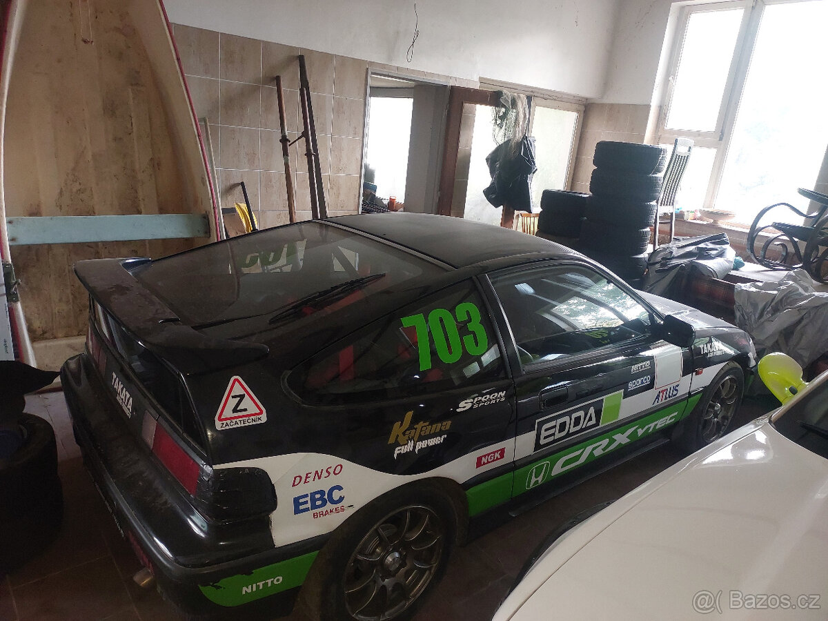 zavodni auto  honda crx 1.6 vtec 110 kw