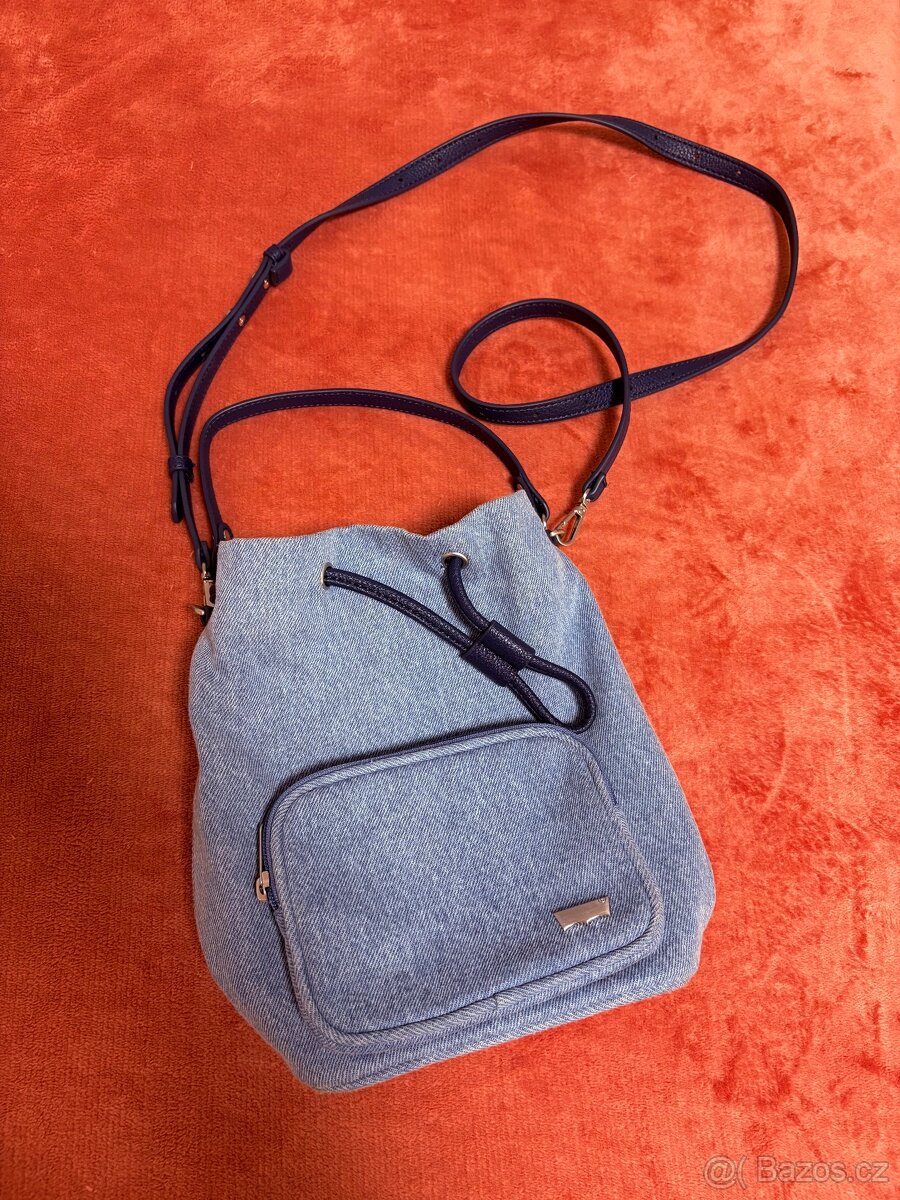 Crossbody levis dzinovina