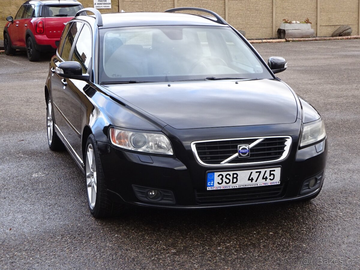 Volvo V 50 2.0i r.v.2008 (107 kw) serviska Koupeno v ČR