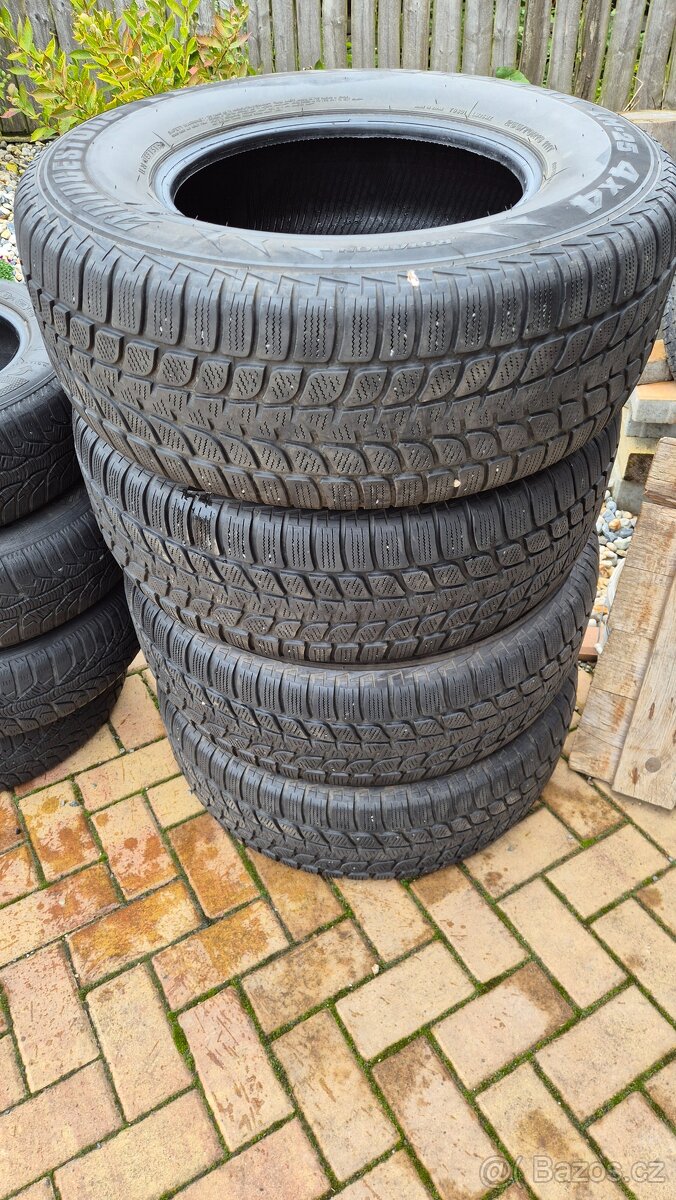 255/70 R 16  111 T