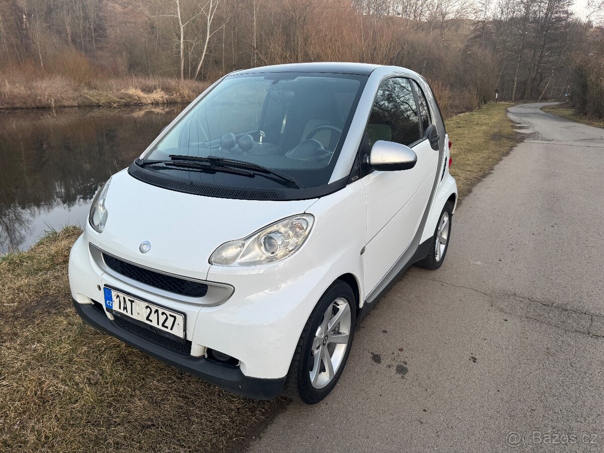 SMART FORTWO MHD AUTOMAT 1.0i 52kw 2010r