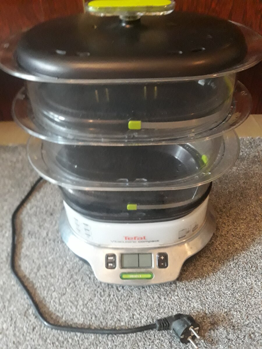 PARNÍ  HRNEC  ZN.  TEFAL  220 V.  ( 1700 WATT )