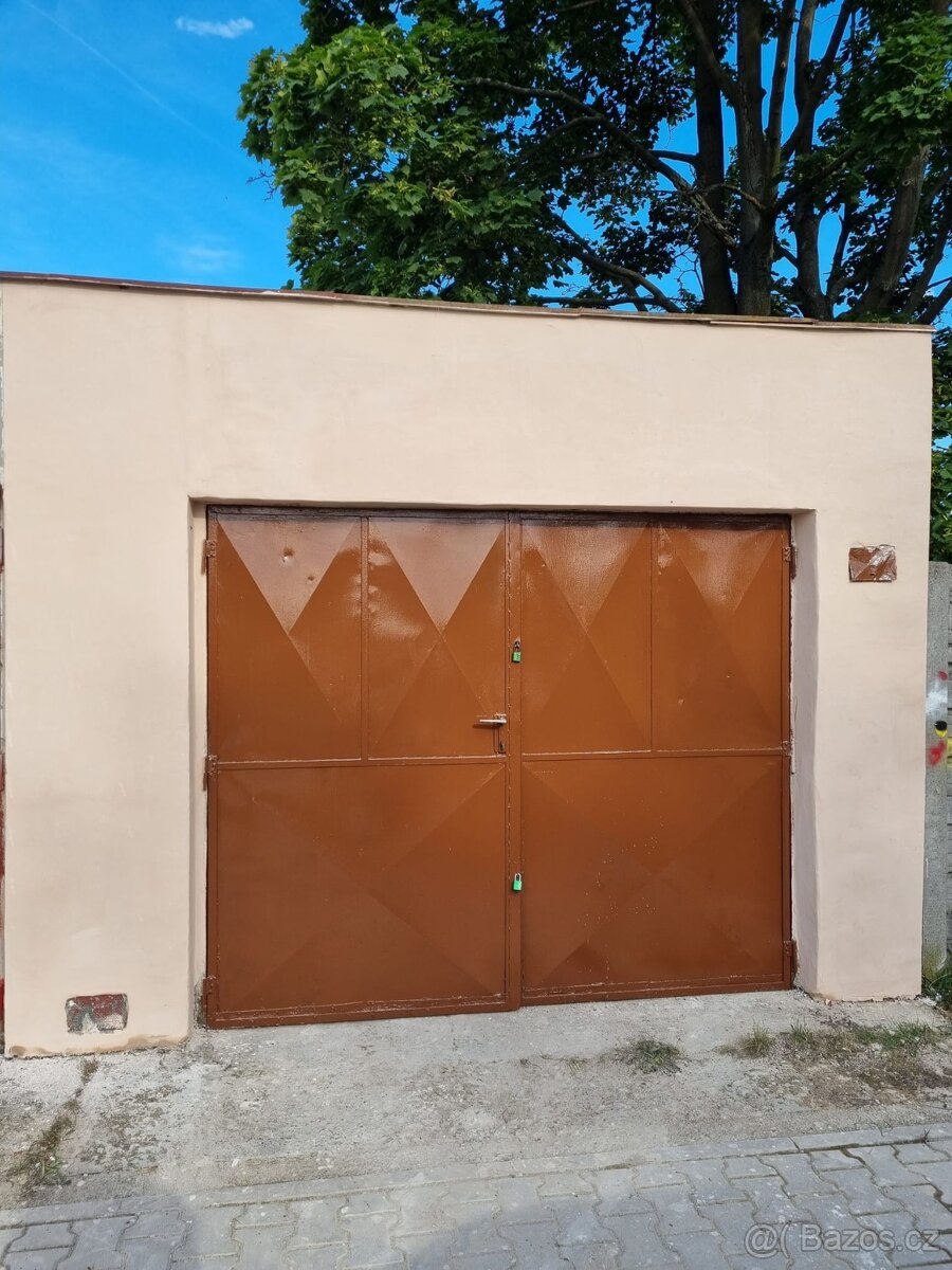 Prodej garáže 20m2 - Milovice nad Labem