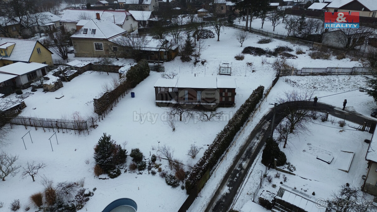 Prodej stavebního pozemku v Puklicích