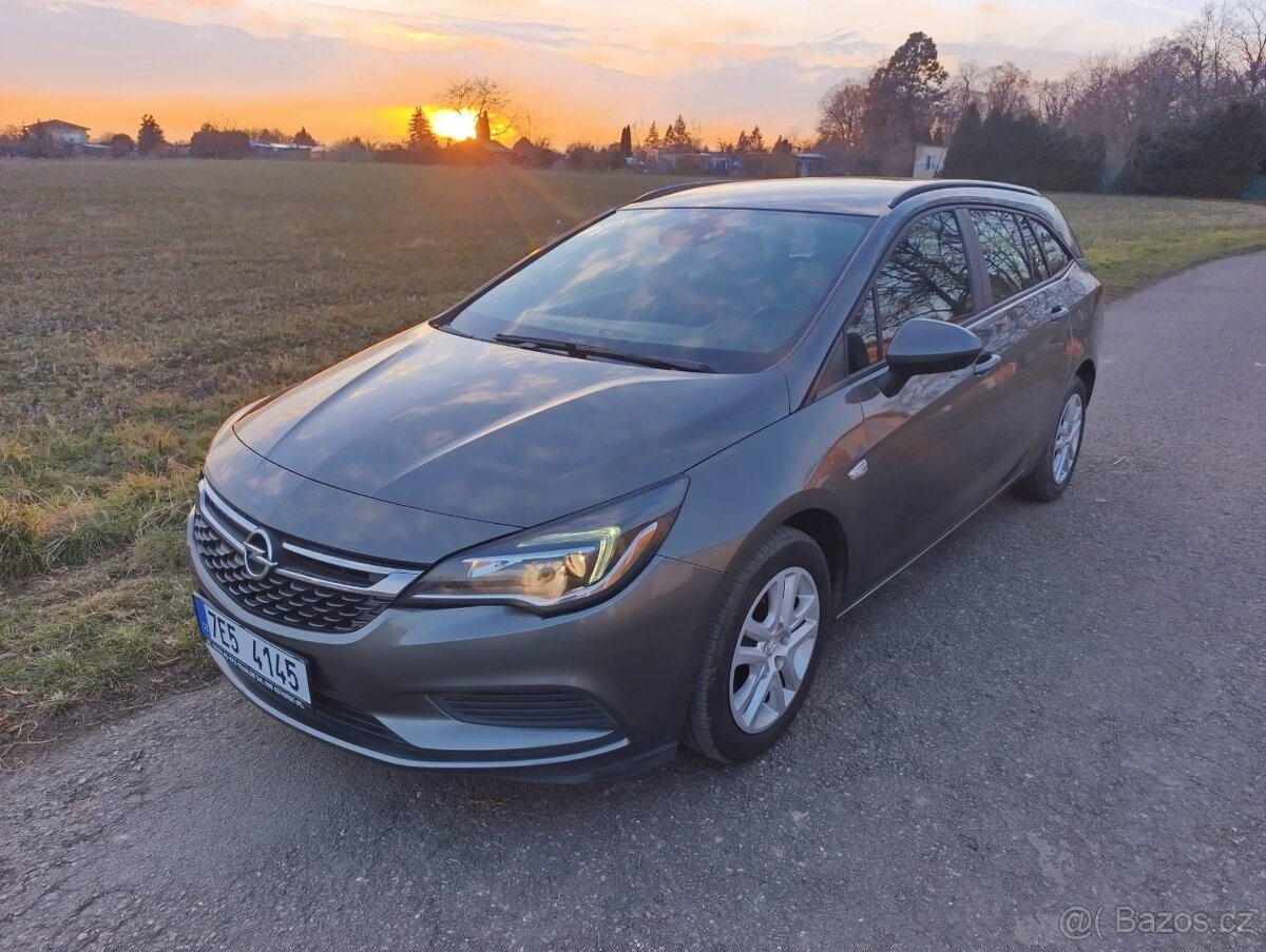 ASTRA SPORTS TOURER,1.0 turbo -77kw.Rok 2019, 53900km