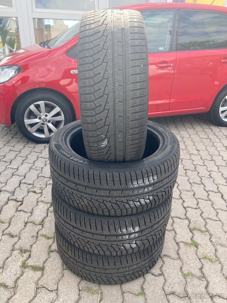 Sada zimních pneu Hankook 245/45/18, cca 4 mm