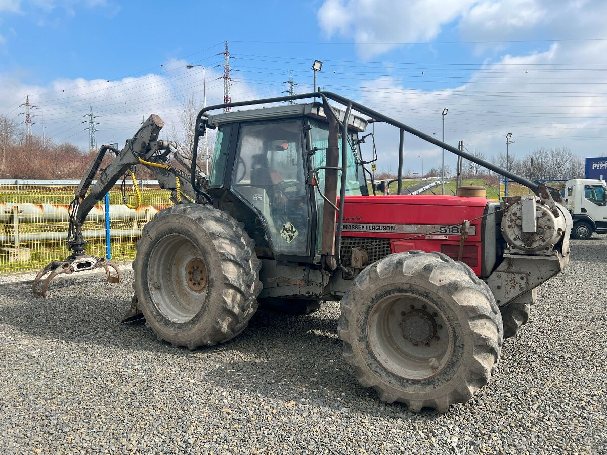 Massey Ferguson 6180 lesní speciální kolový traktor