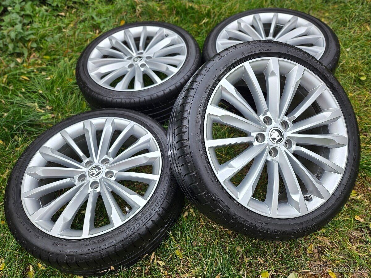 Kompletní letní Alu kola Škoda TRINITI - 235/40 R19 - 5x112