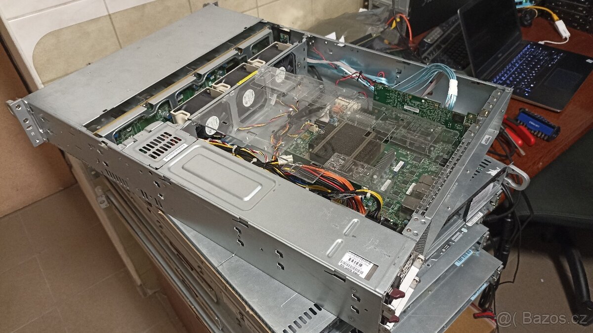 Supermicro 2U, 12x3,5"; E3-1230v5, 16GB RAM, 2PSU