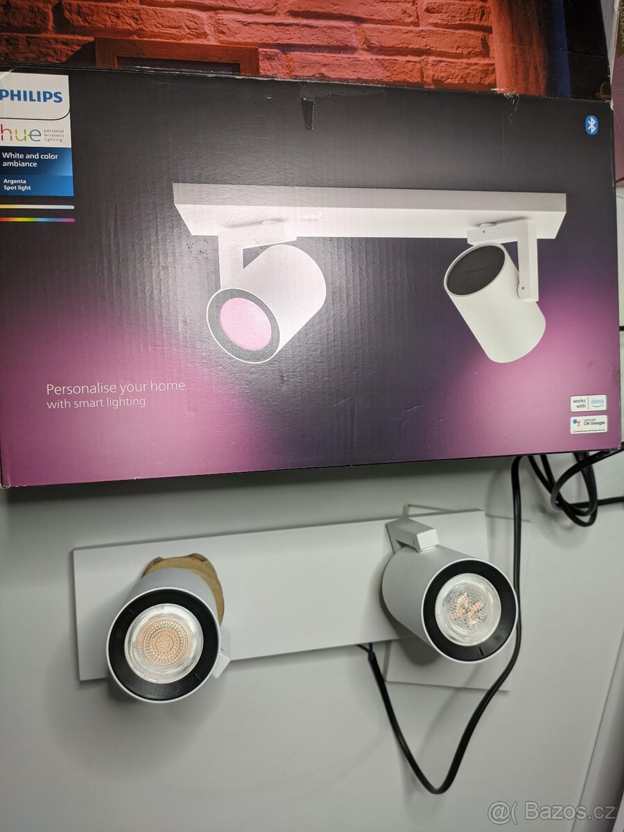 Bodové svítidlo Philips Hue Argena