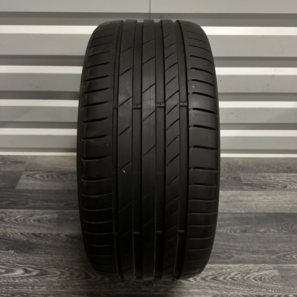 1ks pneu 245/30/20 KUMHO