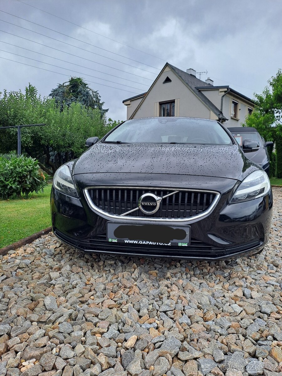 Volvo V40 2.0 90kw T2 ČR MOMENTUM