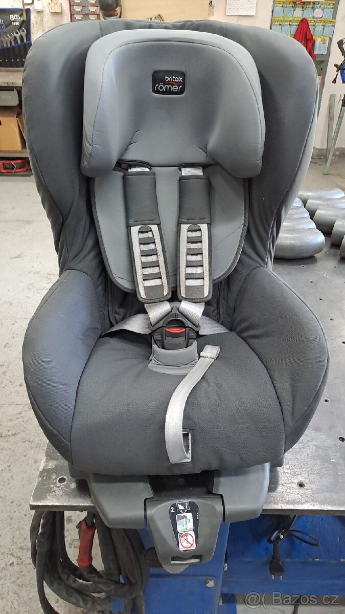 Autosedačka Britax Romer safefix ece R44/04