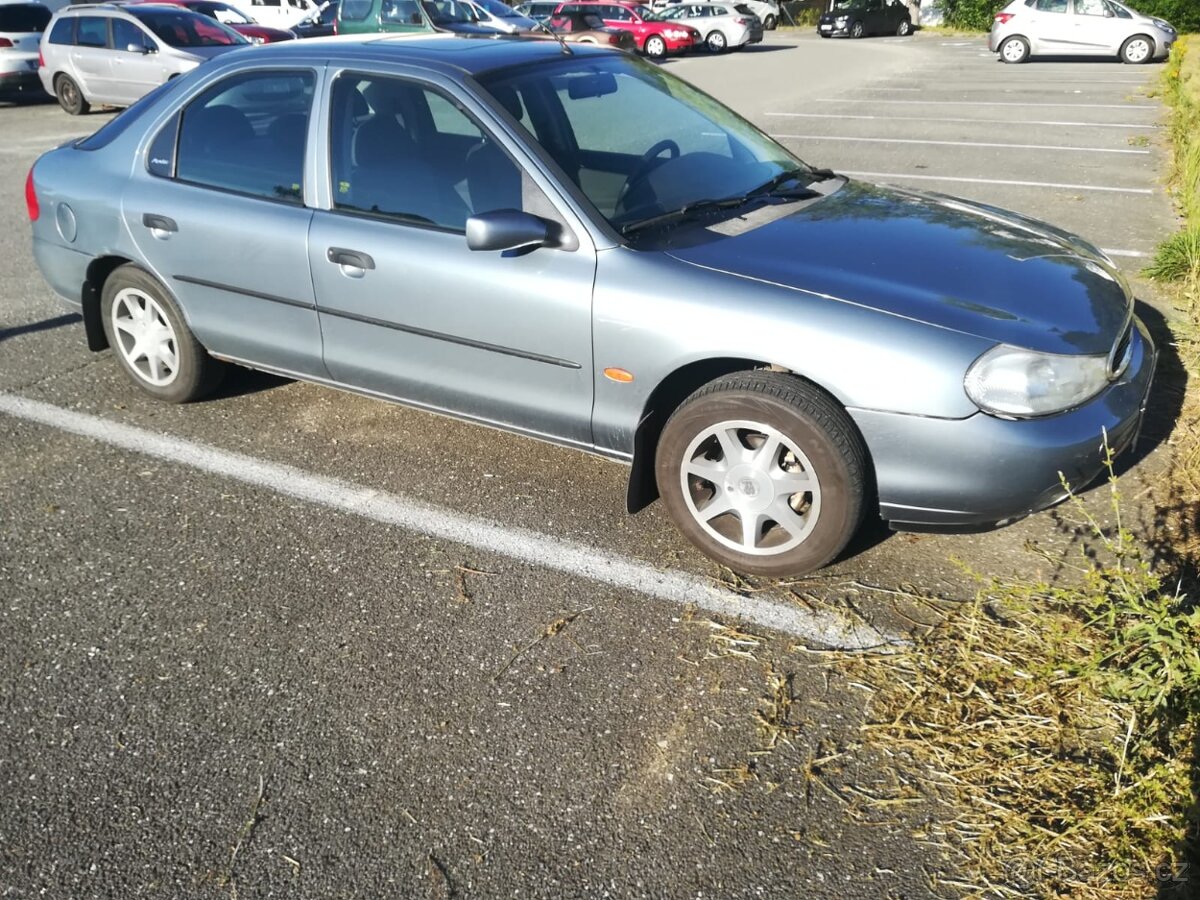 Ford Mondeo 1.8i