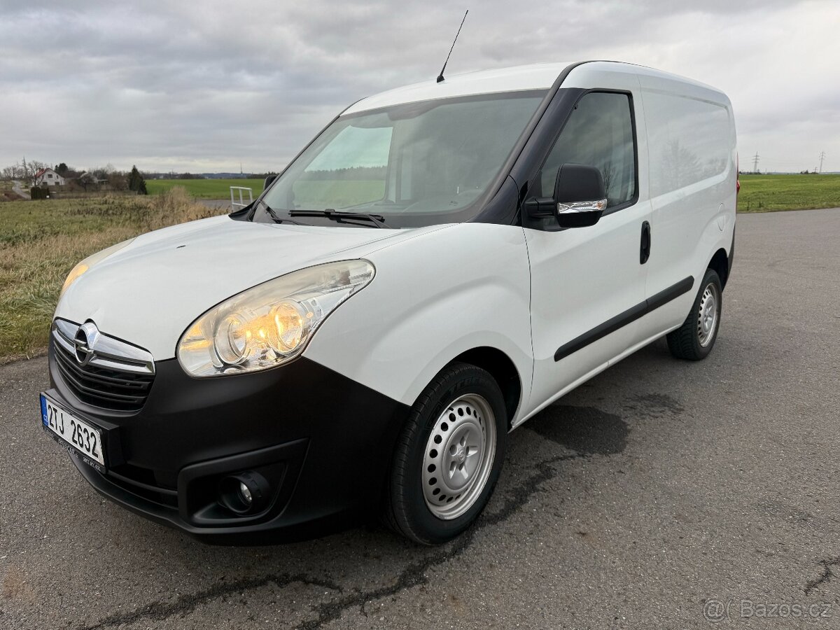 Opel Combo 1,3CDTi 90 k 2,4 t L1H1 perfektní užitkový vůz