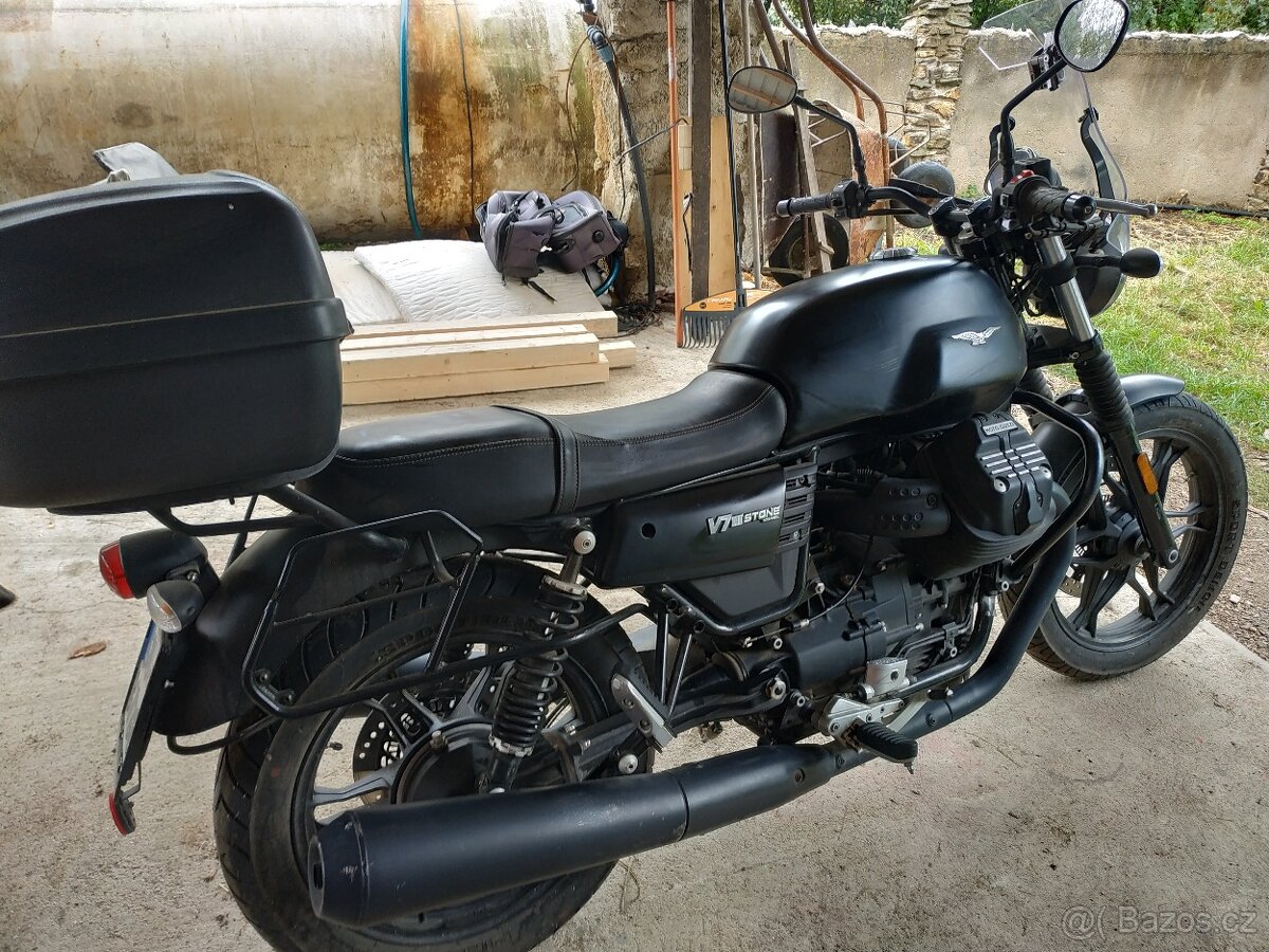 Prodám Moto Guzzi V7 III Stone ABS/ASR