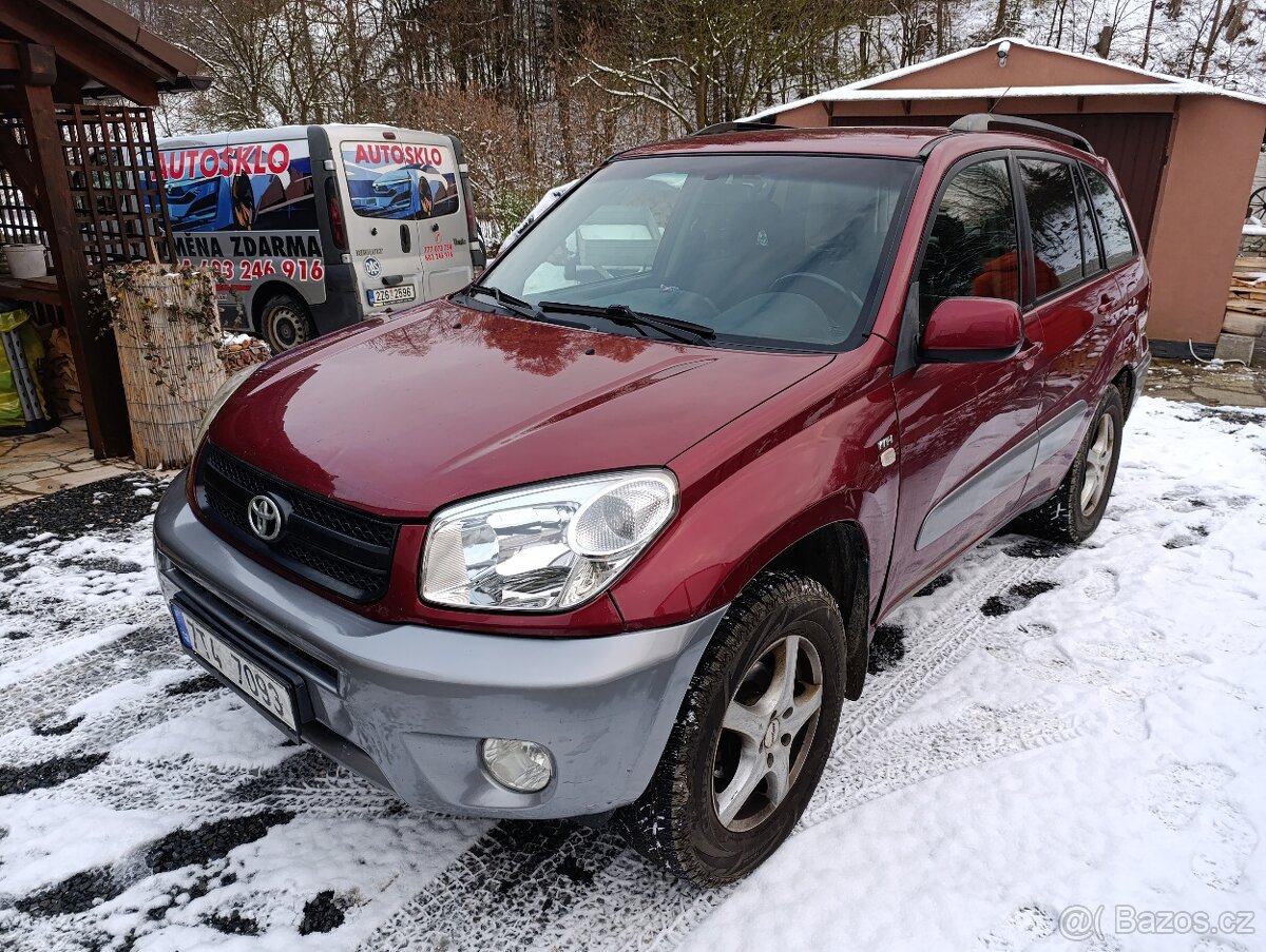 Toyota rav4 rv. 2005 2.0 benzin 110kw nova STK