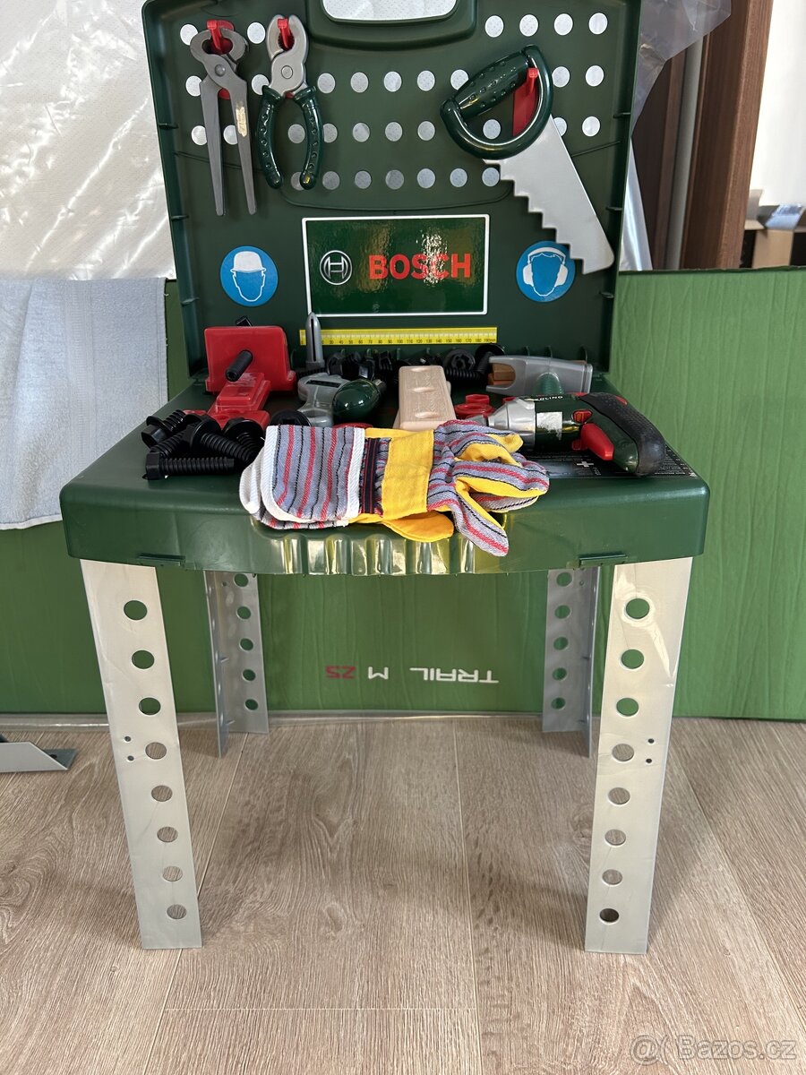Bosch dětský pracovní stůl