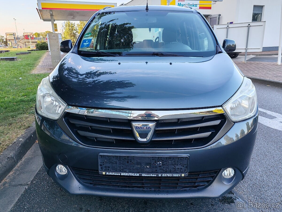 benzínová Dacia Lodgy 1.6i  136000km 7 míst klima výhřev sed