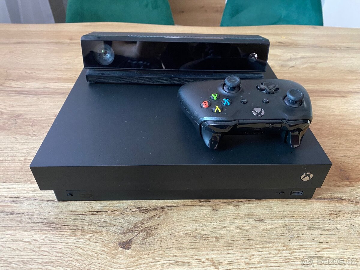 Xbox One X + Kinect